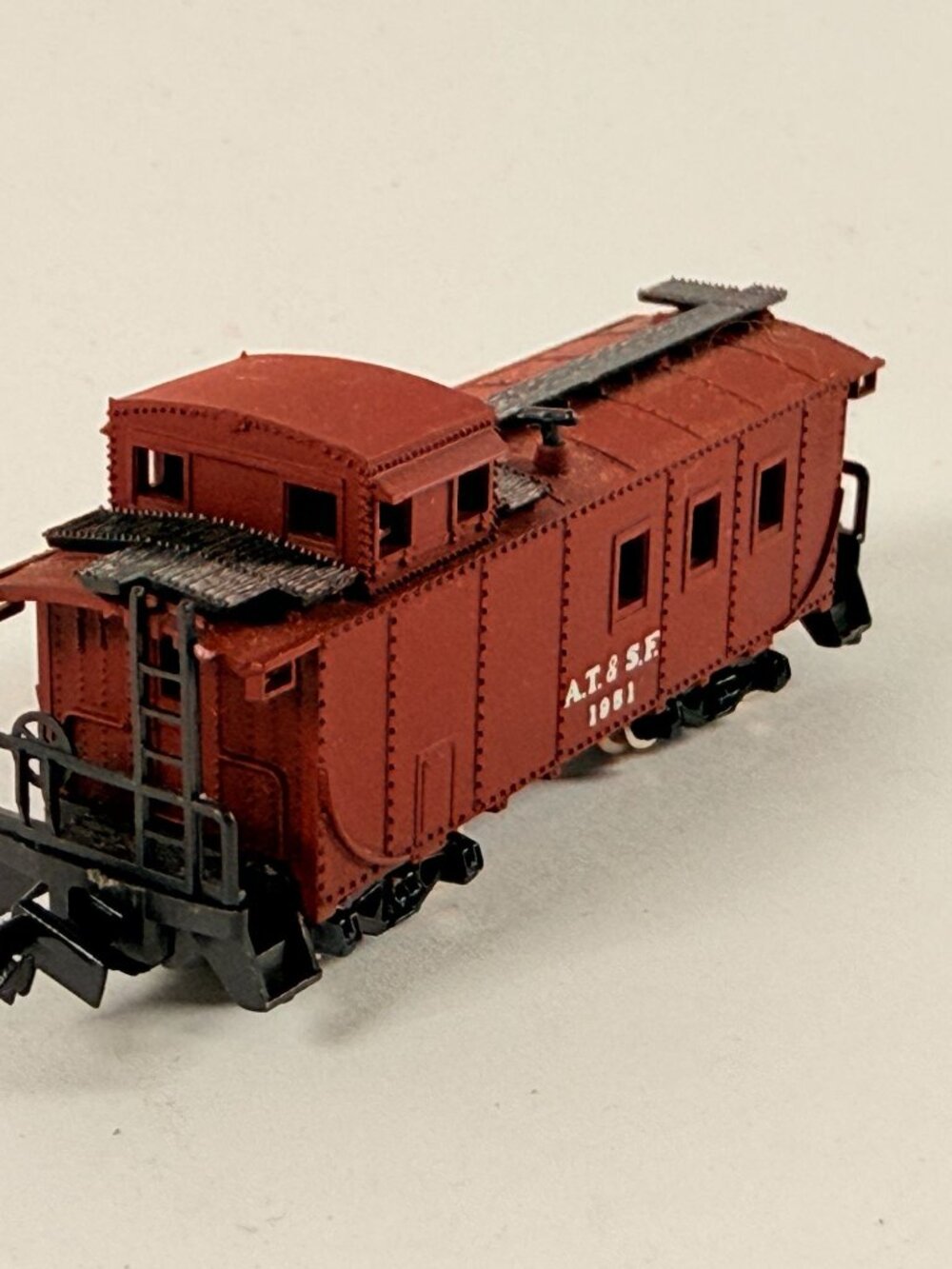 Life-Like N Scale Santa Fe ATSF Caboose Train Car 1951 AT&SF 7710 Red Model